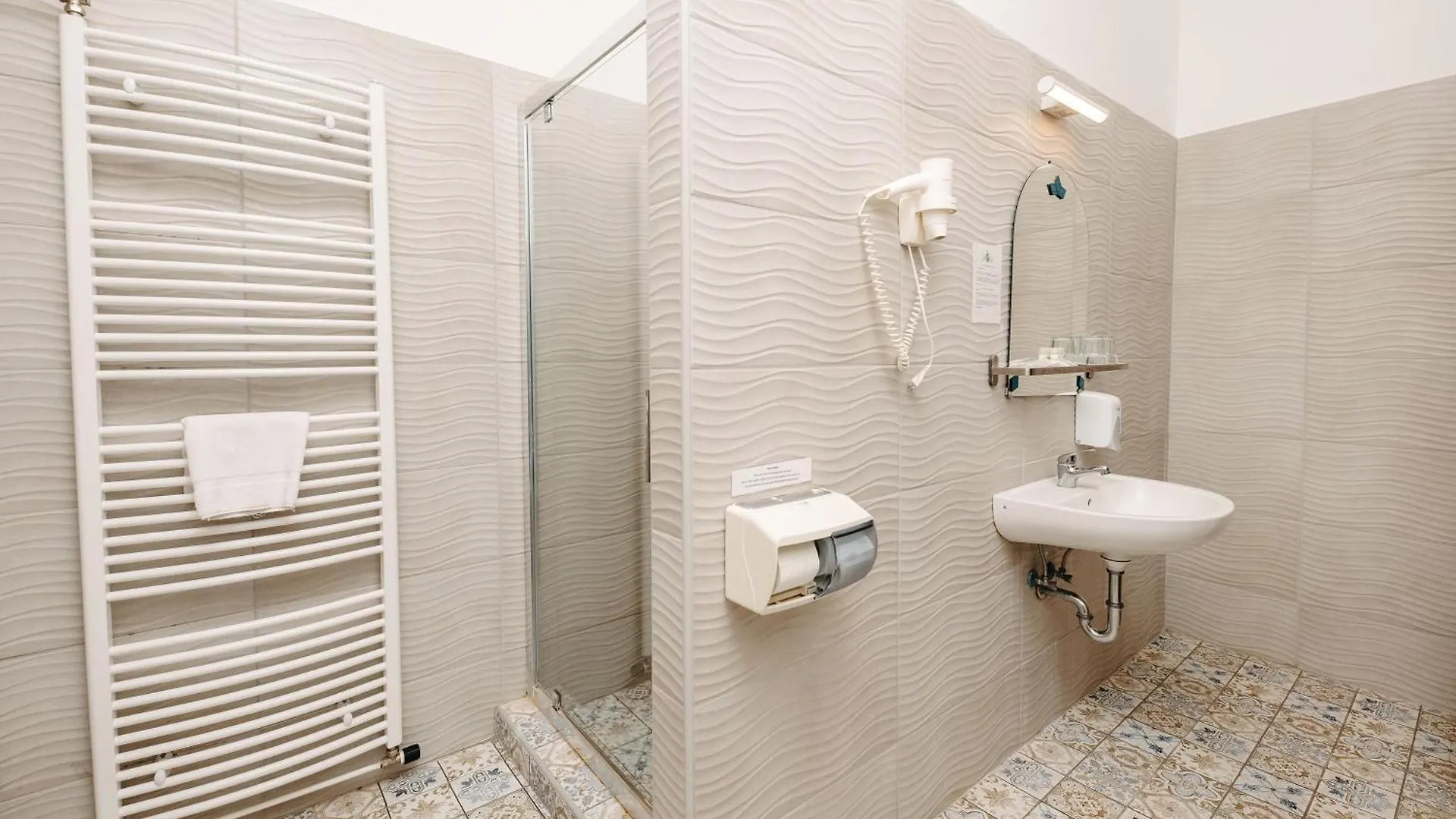 בודפשט Hotel Metro