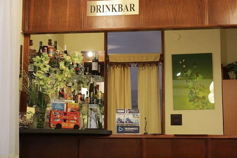 Hotel Metro Budapest 3*,