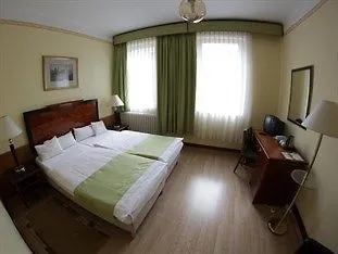 Hotel Metro Budapest 3*,  Hungary