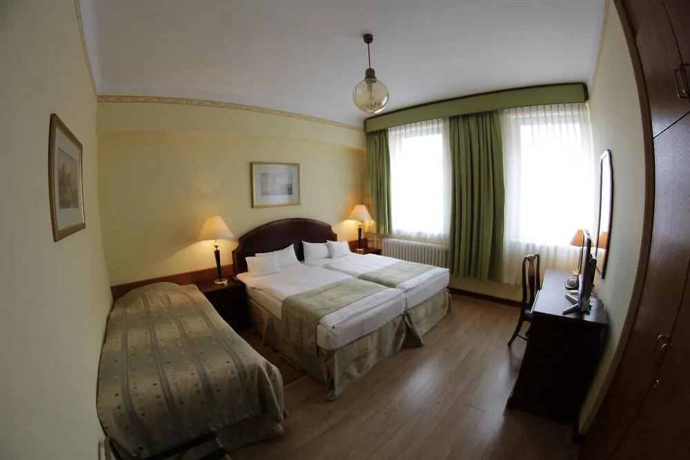 ***  Hotel Metro Budapest Hungary