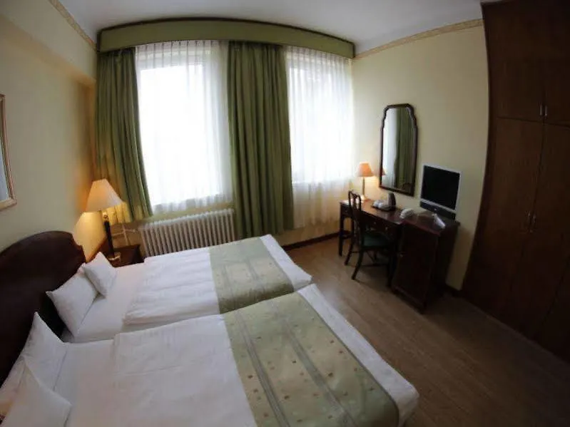 Hotel Metro Budapest 3*,  Hungary