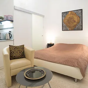 Apartman Claudia, Budapest
